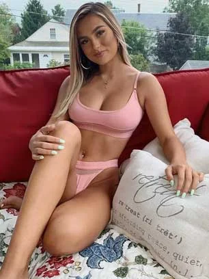 Model Escorts in jhandewalan